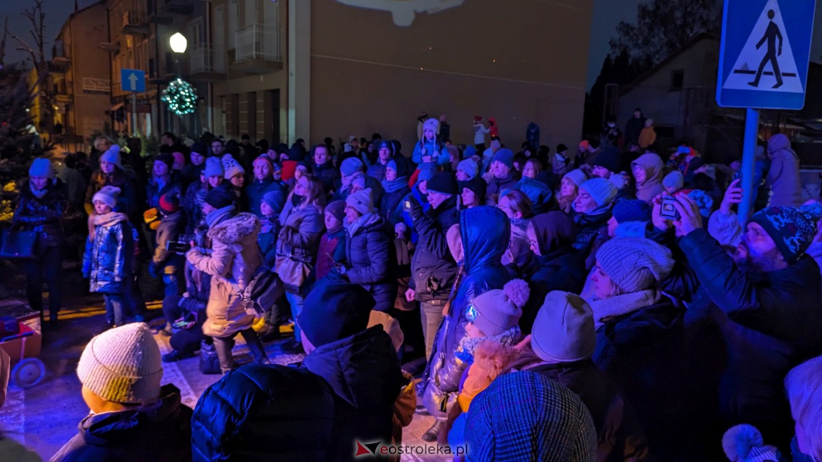 I KurpiowskiJarmark Bożonarodzeniowy w Ostrołęce - strojenie choinki [10.12.2023] - zdjęcie #112 - eOstroleka.pl