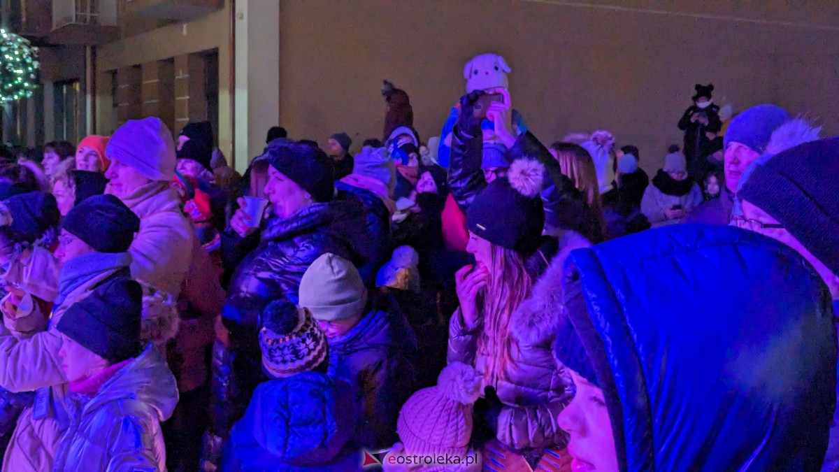 I KurpiowskiJarmark Bożonarodzeniowy w Ostrołęce - strojenie choinki [10.12.2023] - zdjęcie #95 - eOstroleka.pl