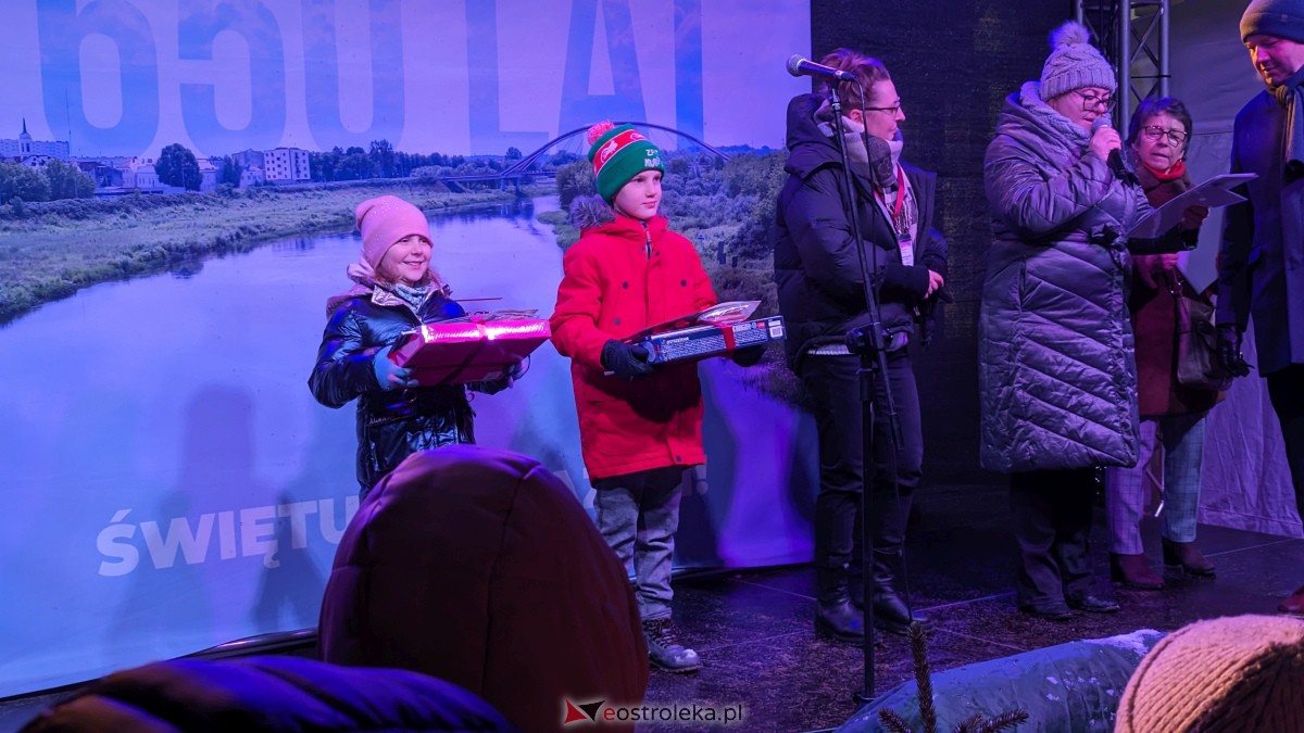 I KurpiowskiJarmark Bożonarodzeniowy w Ostrołęce - strojenie choinki [10.12.2023] - zdjęcie #94 - eOstroleka.pl