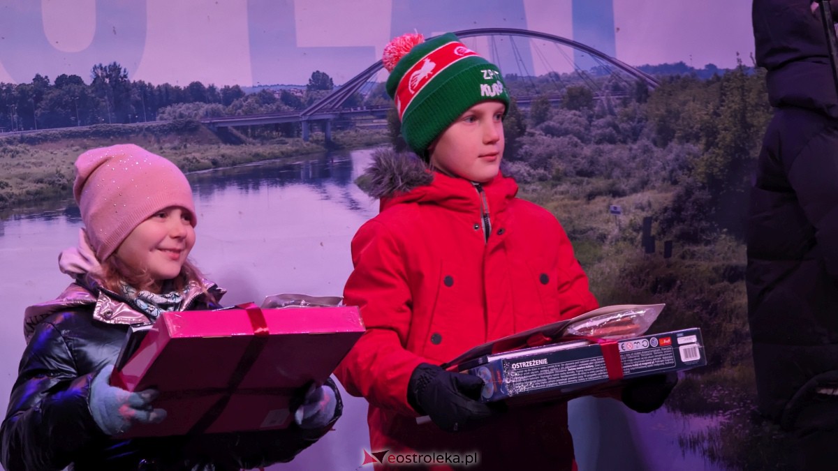 I KurpiowskiJarmark Bożonarodzeniowy w Ostrołęce - strojenie choinki [10.12.2023] - zdjęcie #93 - eOstroleka.pl