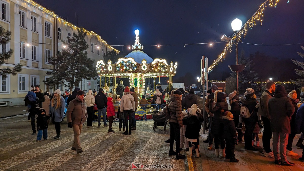 I KurpiowskiJarmark Bożonarodzeniowy w Ostrołęce - strojenie choinki [10.12.2023] - zdjęcie #76 - eOstroleka.pl