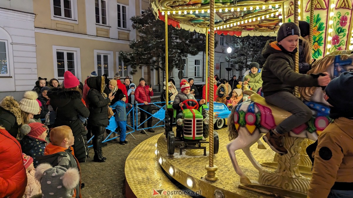 I KurpiowskiJarmark Bożonarodzeniowy w Ostrołęce - strojenie choinki [10.12.2023] - zdjęcie #74 - eOstroleka.pl