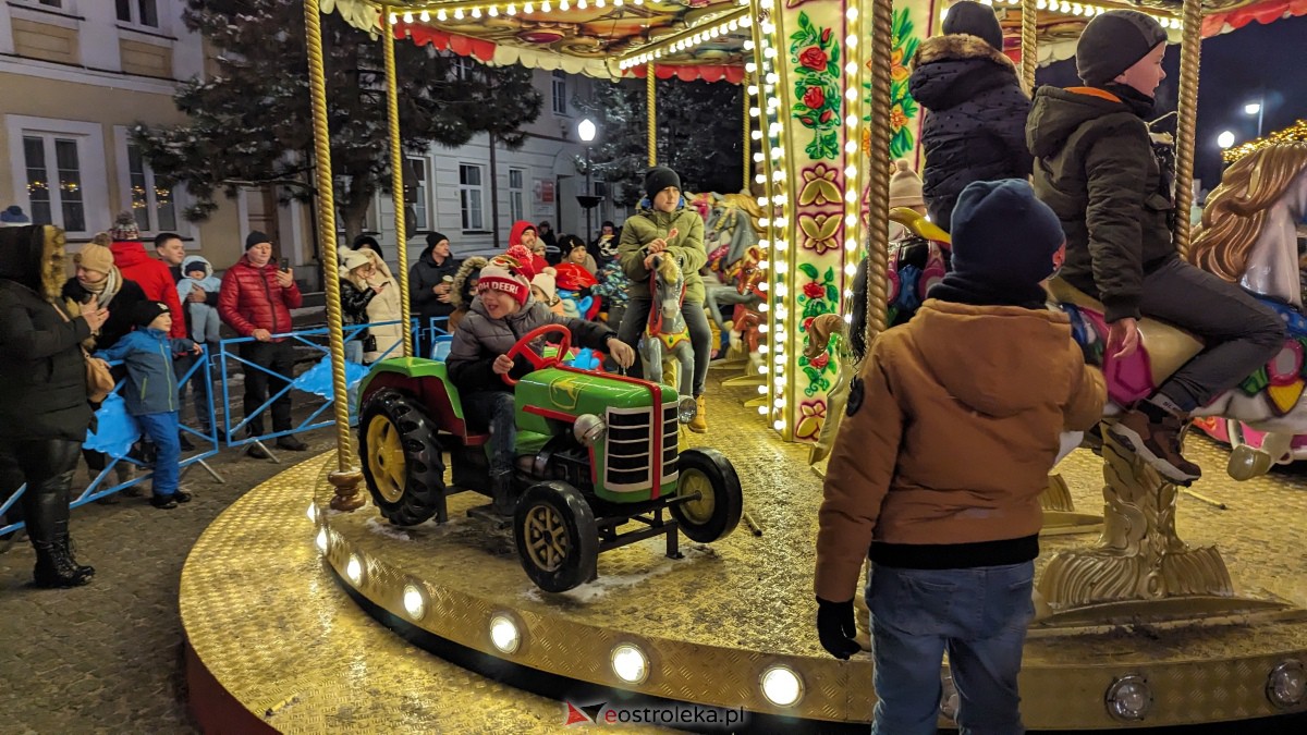 I KurpiowskiJarmark Bożonarodzeniowy w Ostrołęce - strojenie choinki [10.12.2023] - zdjęcie #73 - eOstroleka.pl