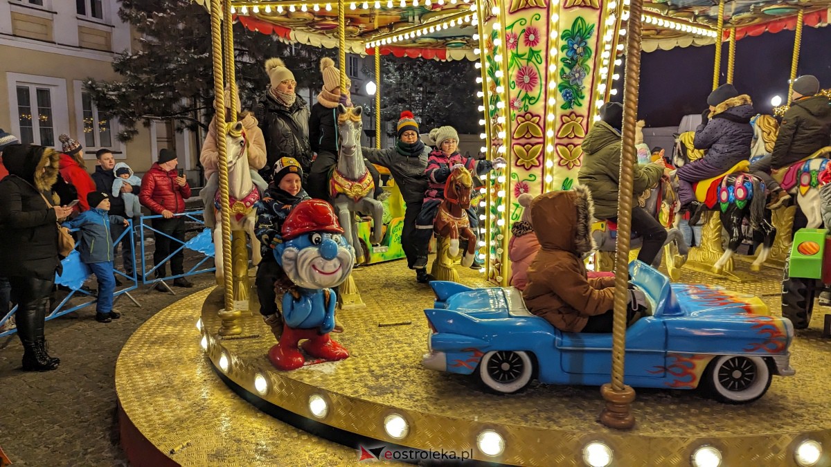 I KurpiowskiJarmark Bożonarodzeniowy w Ostrołęce - strojenie choinki [10.12.2023] - zdjęcie #71 - eOstroleka.pl