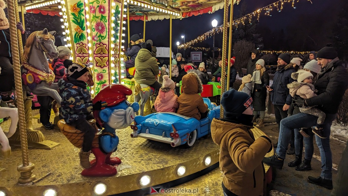 I KurpiowskiJarmark Bożonarodzeniowy w Ostrołęce - strojenie choinki [10.12.2023] - zdjęcie #70 - eOstroleka.pl