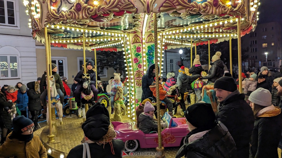 I KurpiowskiJarmark Bożonarodzeniowy w Ostrołęce - strojenie choinki [10.12.2023] - zdjęcie #69 - eOstroleka.pl