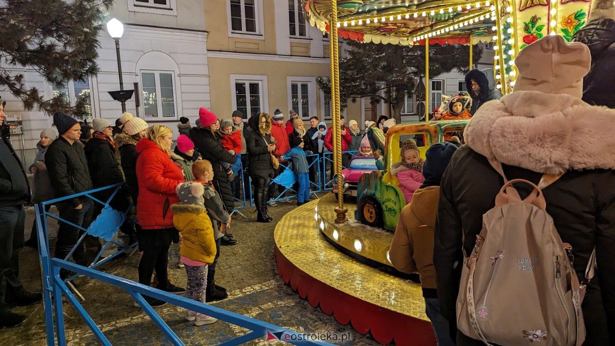 I KurpiowskiJarmark Bożonarodzeniowy w Ostrołęce - strojenie choinki [10.12.2023] - zdjęcie #68 - eOstroleka.pl
