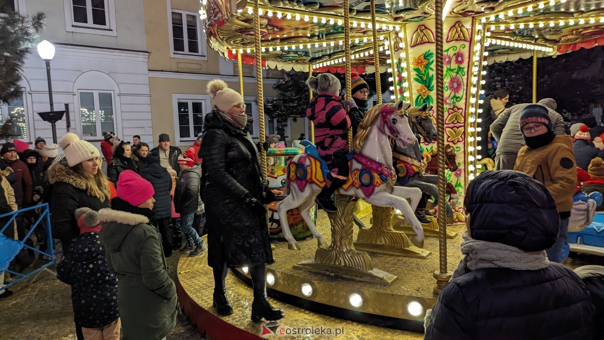 I KurpiowskiJarmark Bożonarodzeniowy w Ostrołęce - strojenie choinki [10.12.2023] - zdjęcie #66 - eOstroleka.pl