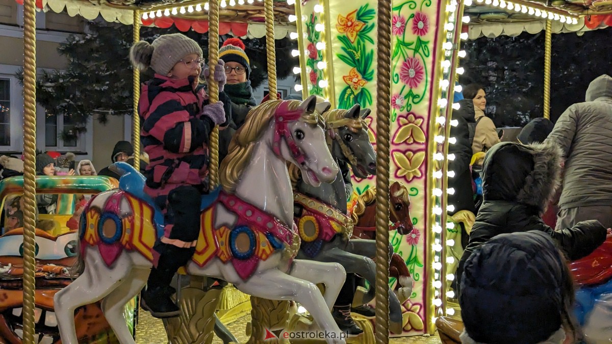 I KurpiowskiJarmark Bożonarodzeniowy w Ostrołęce - strojenie choinki [10.12.2023] - zdjęcie #65 - eOstroleka.pl