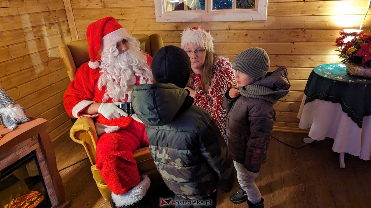 I KurpiowskiJarmark Bożonarodzeniowy w Ostrołęce - strojenie choinki [10.12.2023] - zdjęcie #60 - eOstroleka.pl