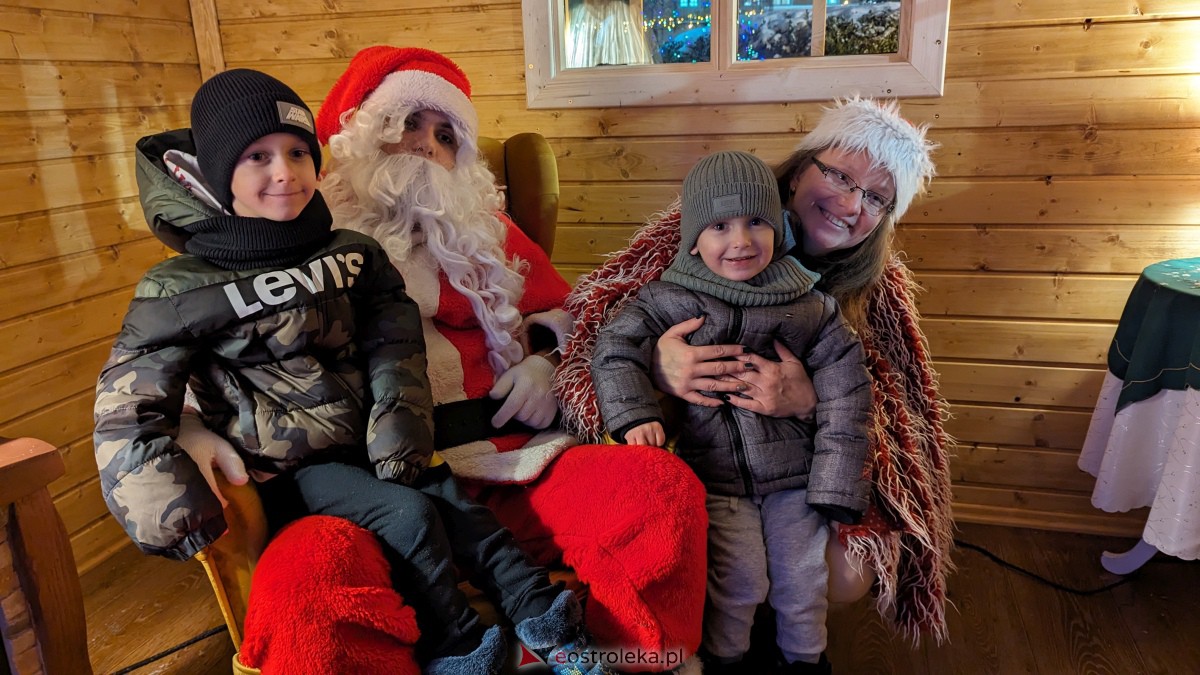 I KurpiowskiJarmark Bożonarodzeniowy w Ostrołęce - strojenie choinki [10.12.2023] - zdjęcie #59 - eOstroleka.pl