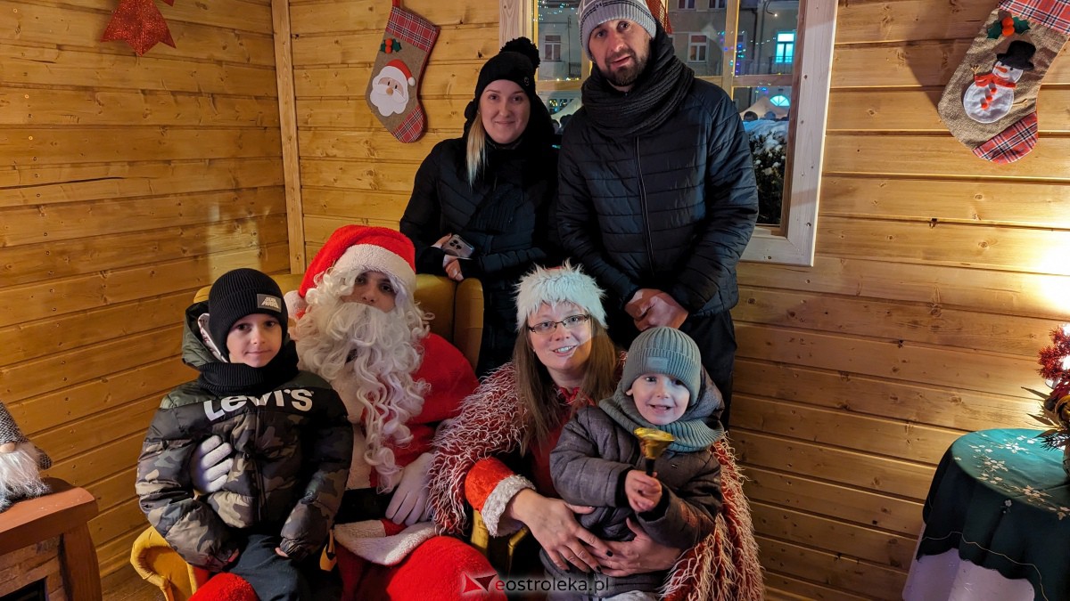 I KurpiowskiJarmark Bożonarodzeniowy w Ostrołęce - strojenie choinki [10.12.2023] - zdjęcie #58 - eOstroleka.pl