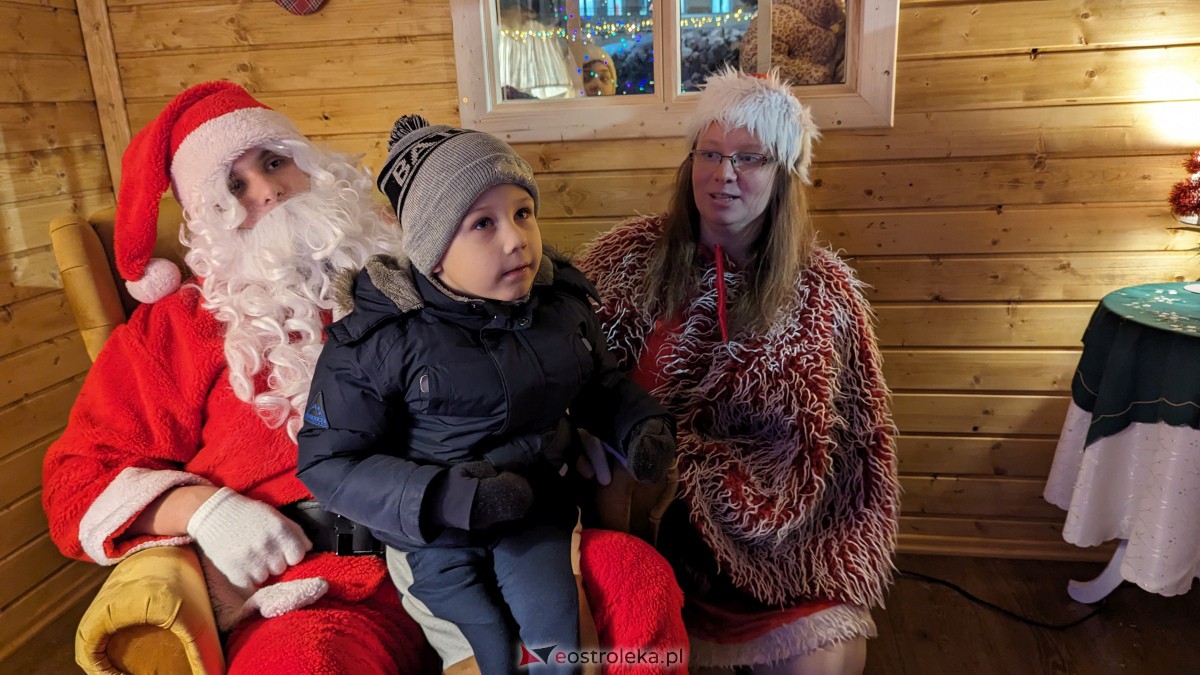 I KurpiowskiJarmark Bożonarodzeniowy w Ostrołęce - strojenie choinki [10.12.2023] - zdjęcie #53 - eOstroleka.pl