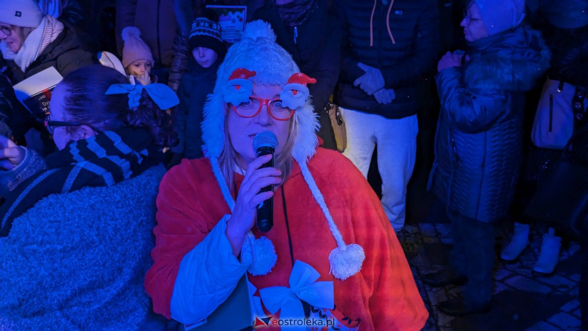 I KurpiowskiJarmark Bożonarodzeniowy w Ostrołęce - strojenie choinki [10.12.2023] - zdjęcie #37 - eOstroleka.pl
