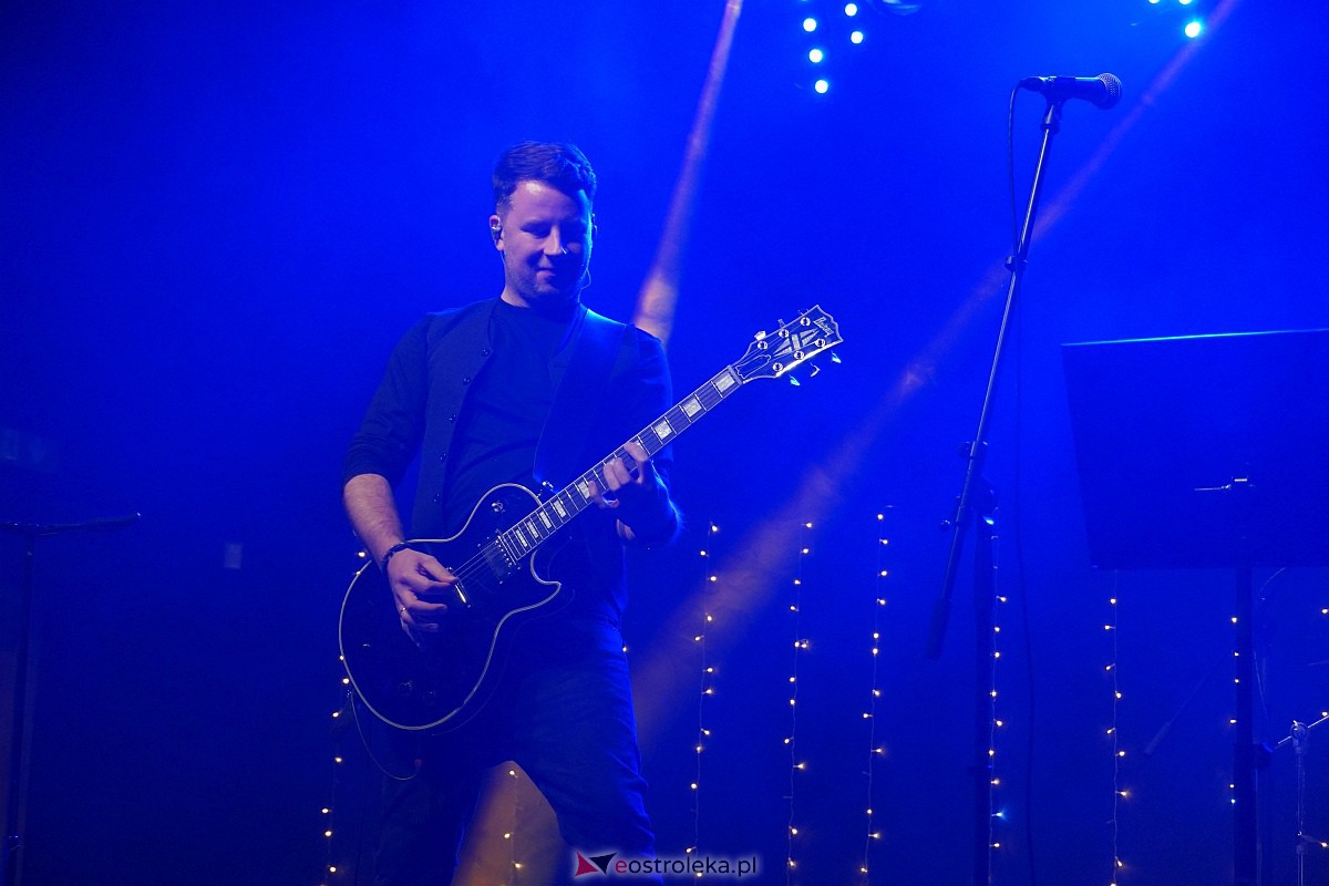 Co za koncert! Filip Lato i Patrycja Kosiarkiewicz wystąpił w Multimedialnym Centrum Natura [10.12.2023] - zdjęcie #119 - eOstroleka.pl