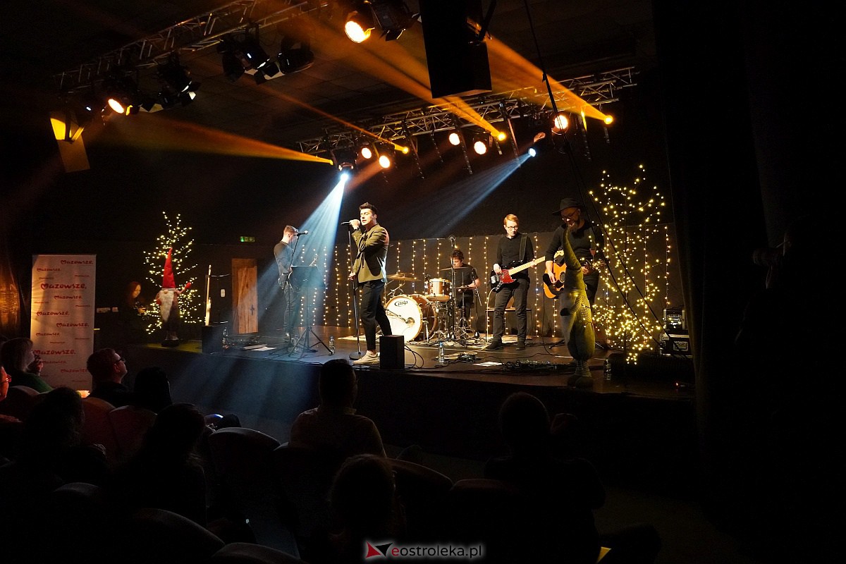 Co za koncert! Filip Lato i Patrycja Kosiarkiewicz wystąpił w Multimedialnym Centrum Natura [10.12.2023] - zdjęcie #84 - eOstroleka.pl