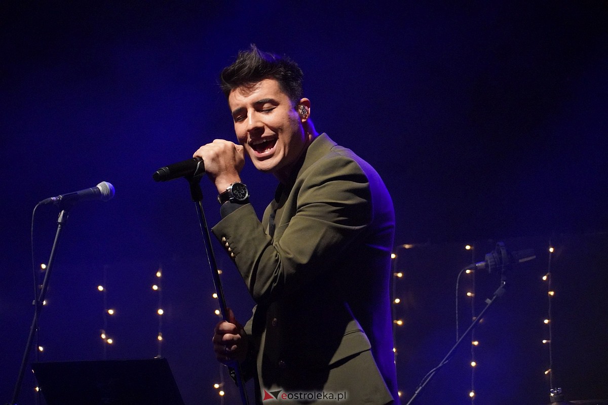 Co za koncert! Filip Lato i Patrycja Kosiarkiewicz wystąpił w Multimedialnym Centrum Natura [10.12.2023] - zdjęcie #80 - eOstroleka.pl