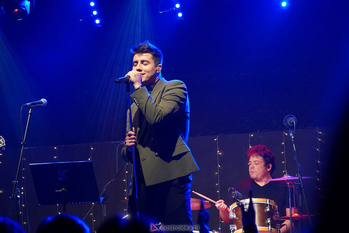 Co za koncert! Filip Lato i Patrycja Kosiarkiewicz wystąpił w Multimedialnym Centrum Natura [10.12.2023] - zdjęcie #70 - eOstroleka.pl