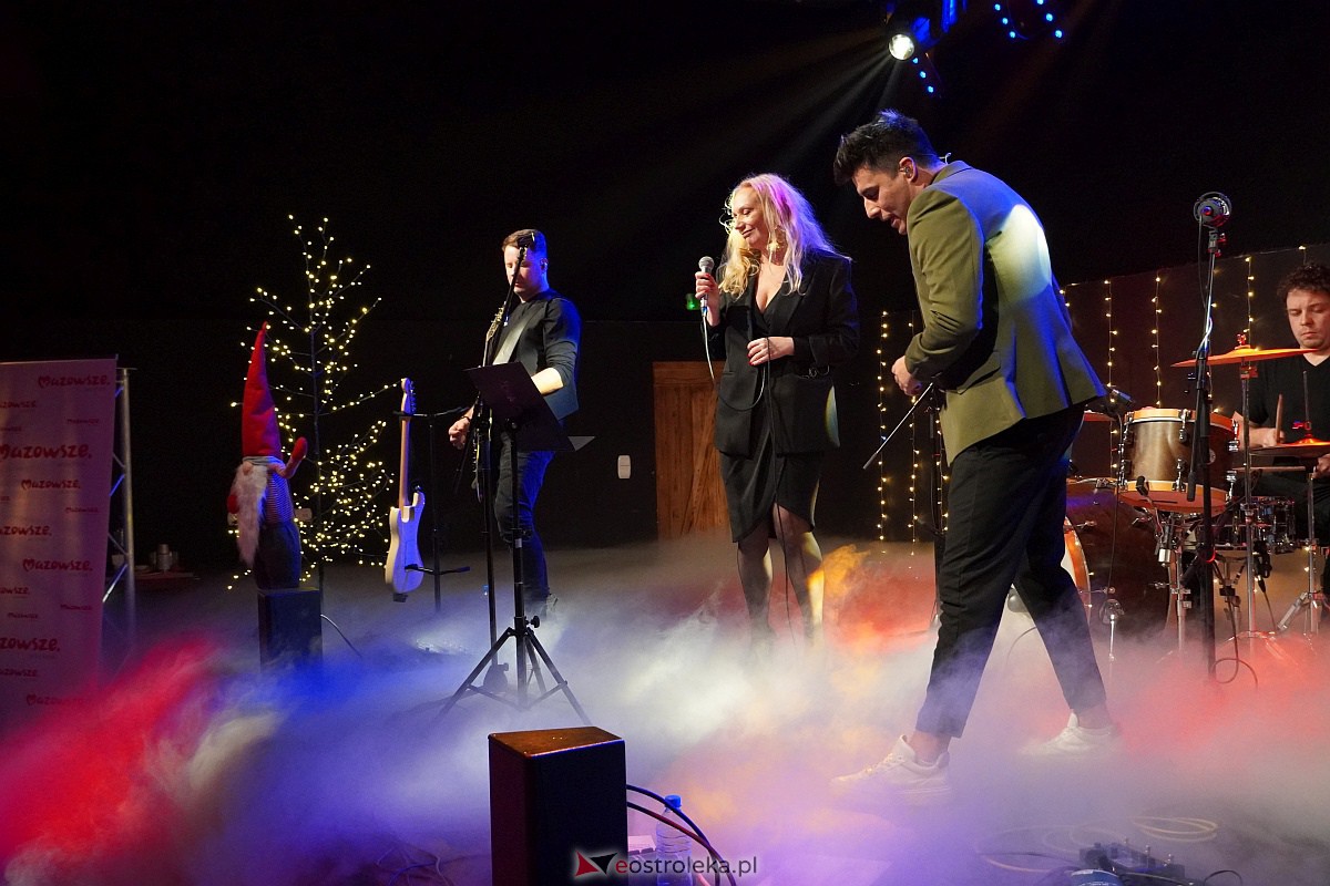 Co za koncert! Filip Lato i Patrycja Kosiarkiewicz wystąpił w Multimedialnym Centrum Natura [10.12.2023] - zdjęcie #35 - eOstroleka.pl