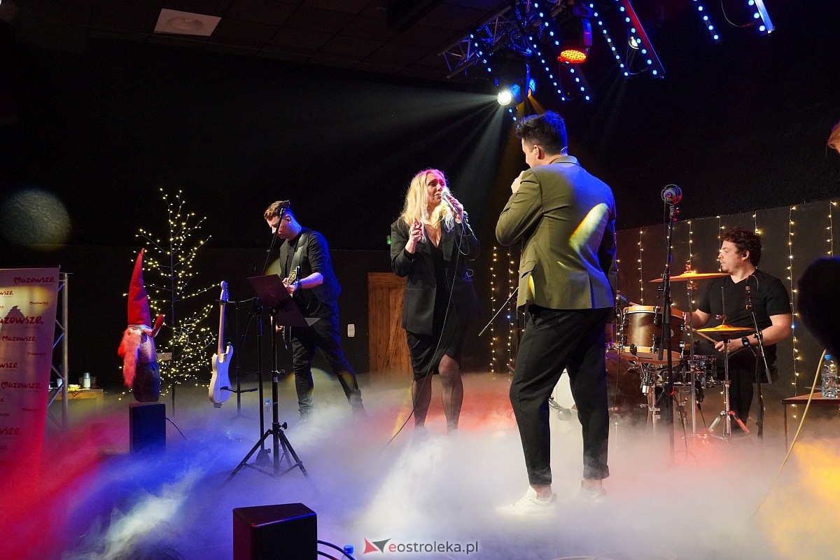 Co za koncert! Filip Lato i Patrycja Kosiarkiewicz wystąpił w Multimedialnym Centrum Natura [10.12.2023] - zdjęcie #33 - eOstroleka.pl