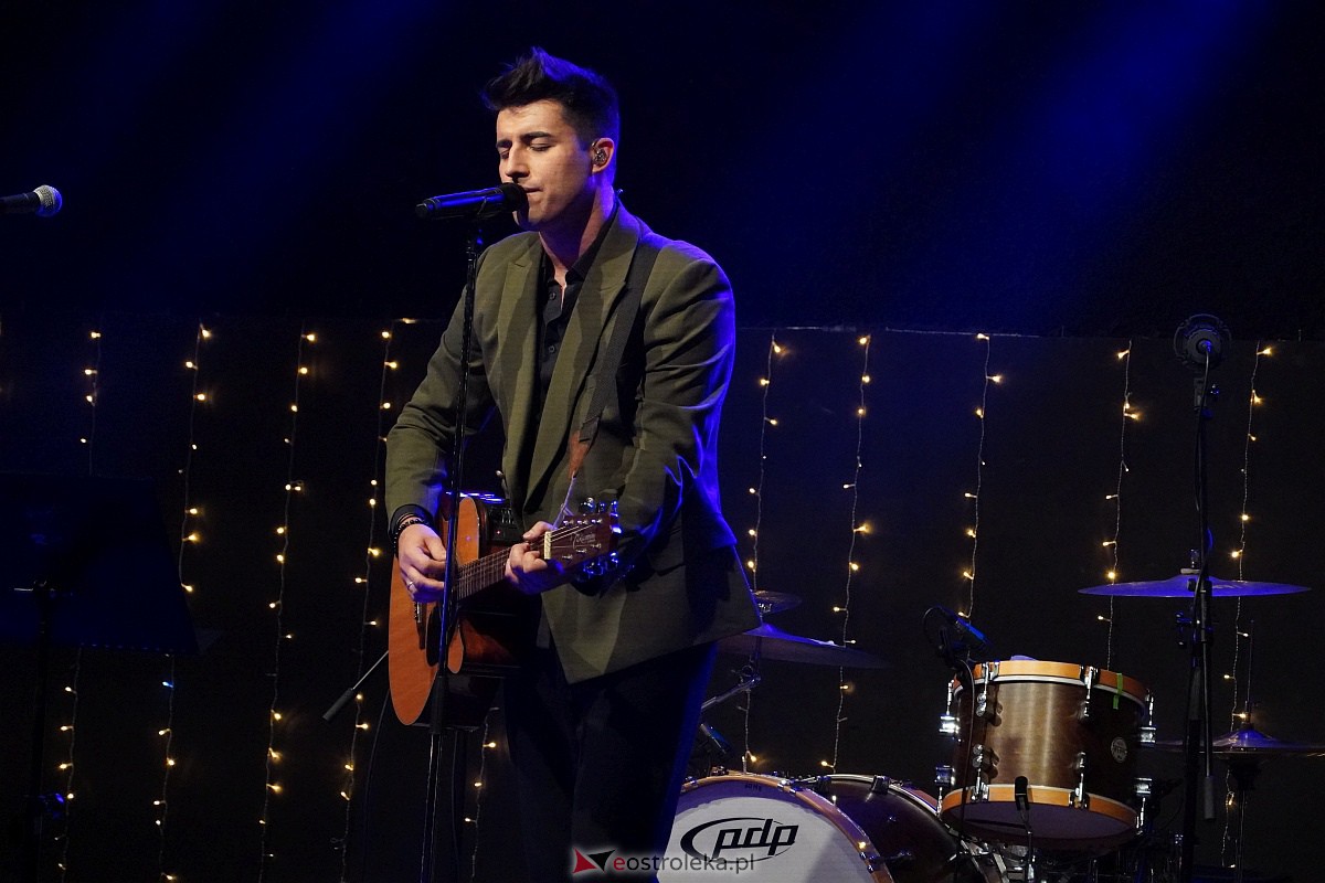 Co za koncert! Filip Lato i Patrycja Kosiarkiewicz wystąpił w Multimedialnym Centrum Natura [10.12.2023] - zdjęcie #18 - eOstroleka.pl