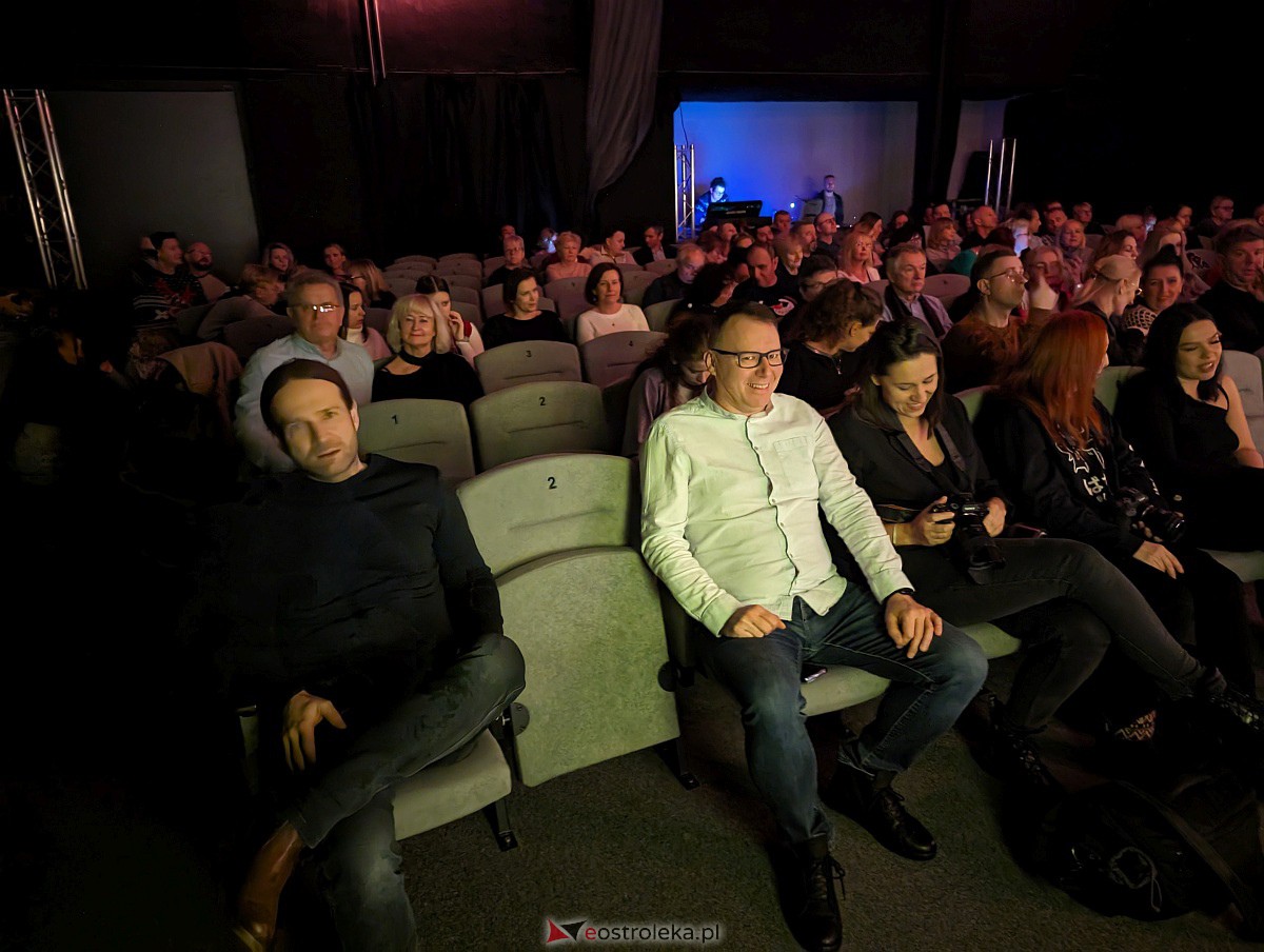 Co za koncert! Filip Lato i Patrycja Kosiarkiewicz wystąpił w Multimedialnym Centrum Natura [10.12.2023] - zdjęcie #12 - eOstroleka.pl