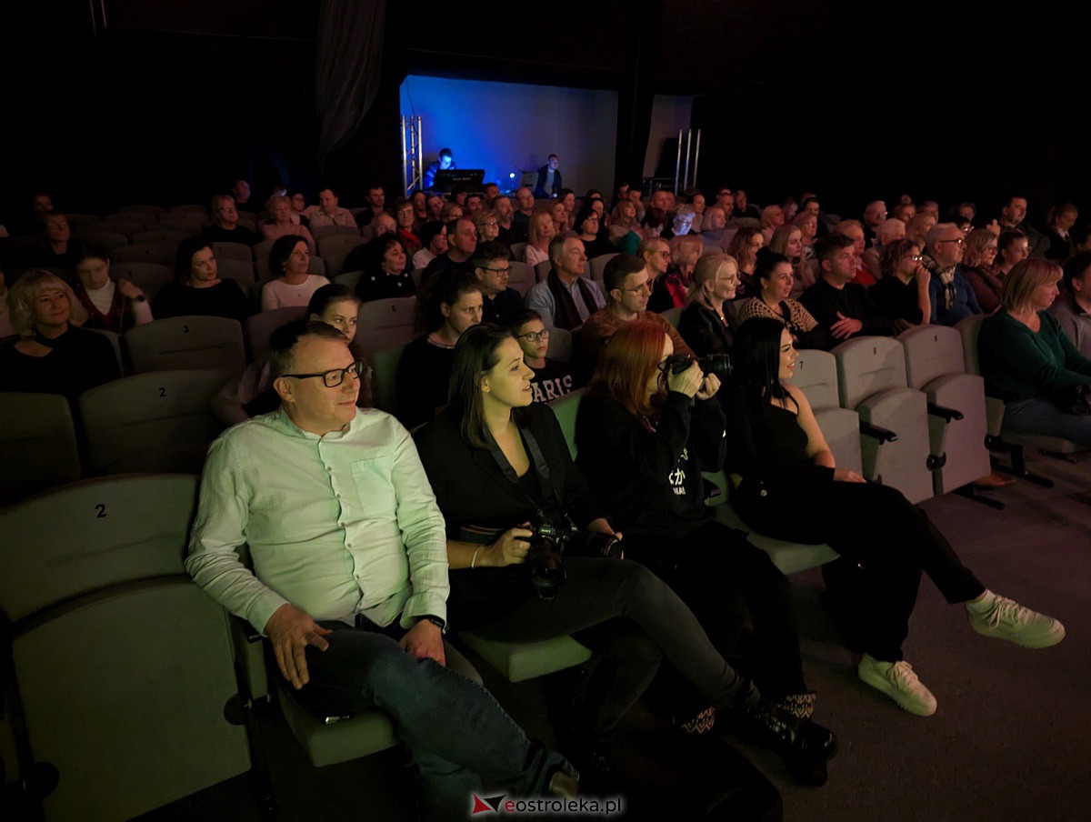 Co za koncert! Filip Lato i Patrycja Kosiarkiewicz wystąpił w Multimedialnym Centrum Natura [10.12.2023] - zdjęcie #10 - eOstroleka.pl