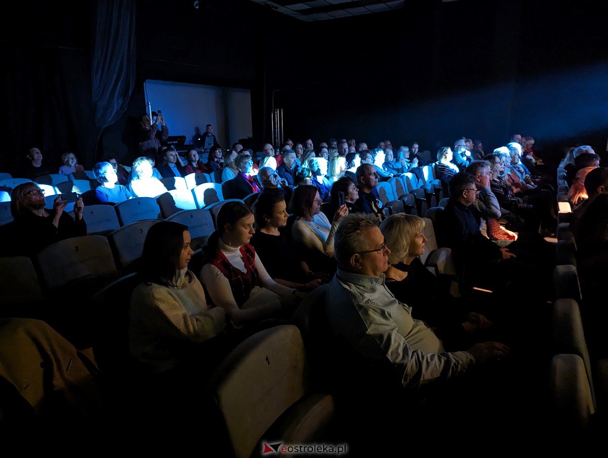 Co za koncert! Filip Lato i Patrycja Kosiarkiewicz wystąpił w Multimedialnym Centrum Natura [10.12.2023] - zdjęcie #4 - eOstroleka.pl