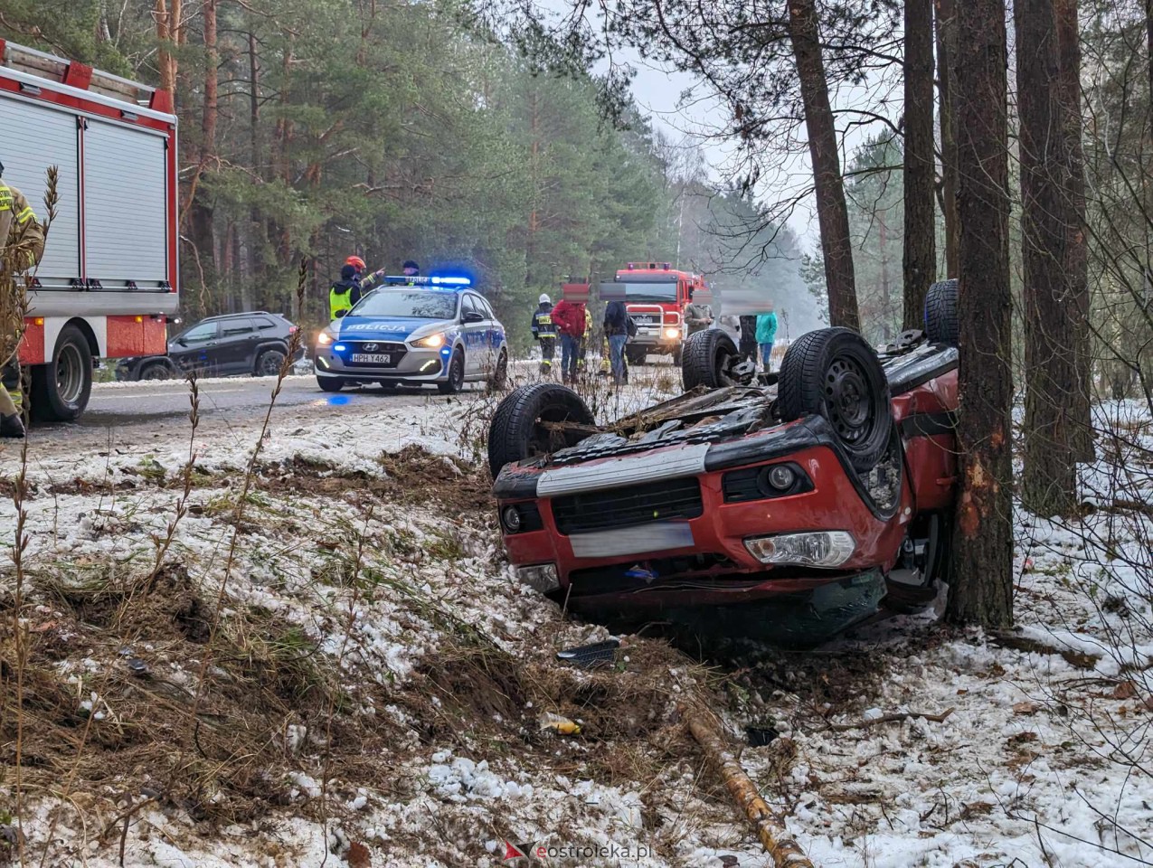 Wypadek w Kierzku [11.12.2023] - zdjęcie #12 - eOstroleka.pl