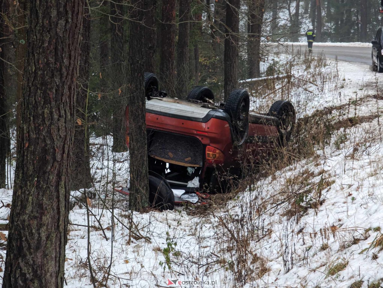 Wypadek w Kierzku [11.12.2023] - zdjęcie #3 - eOstroleka.pl