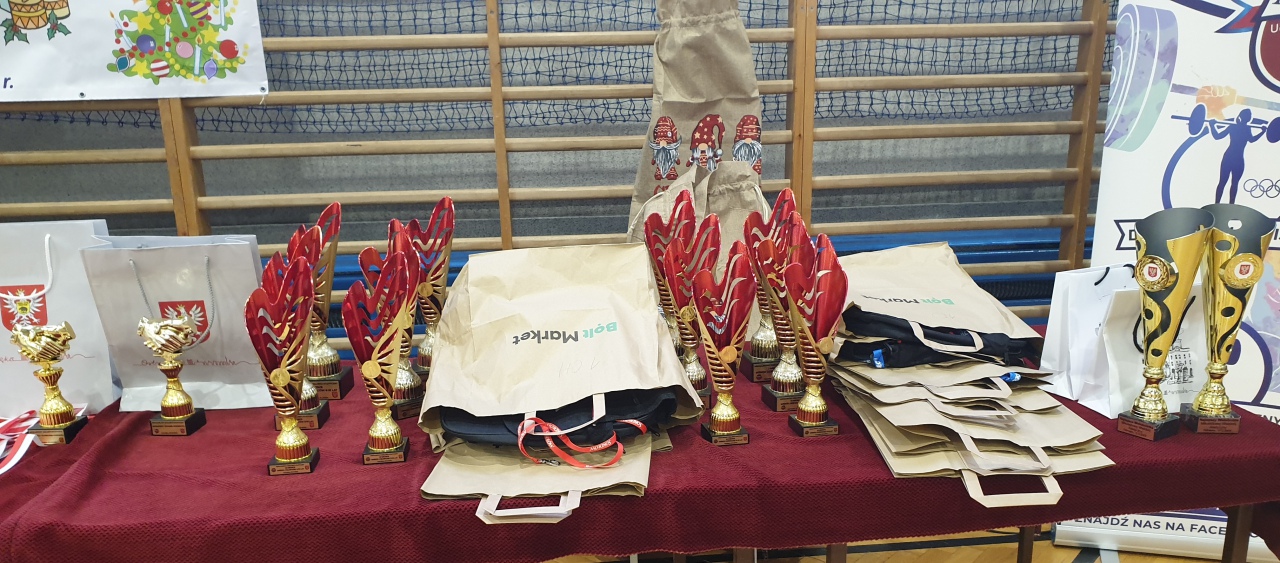 Mikołajkowy Wielobój Atletyczny w SP 10 - zdjęcie #11 - eOstroleka.pl