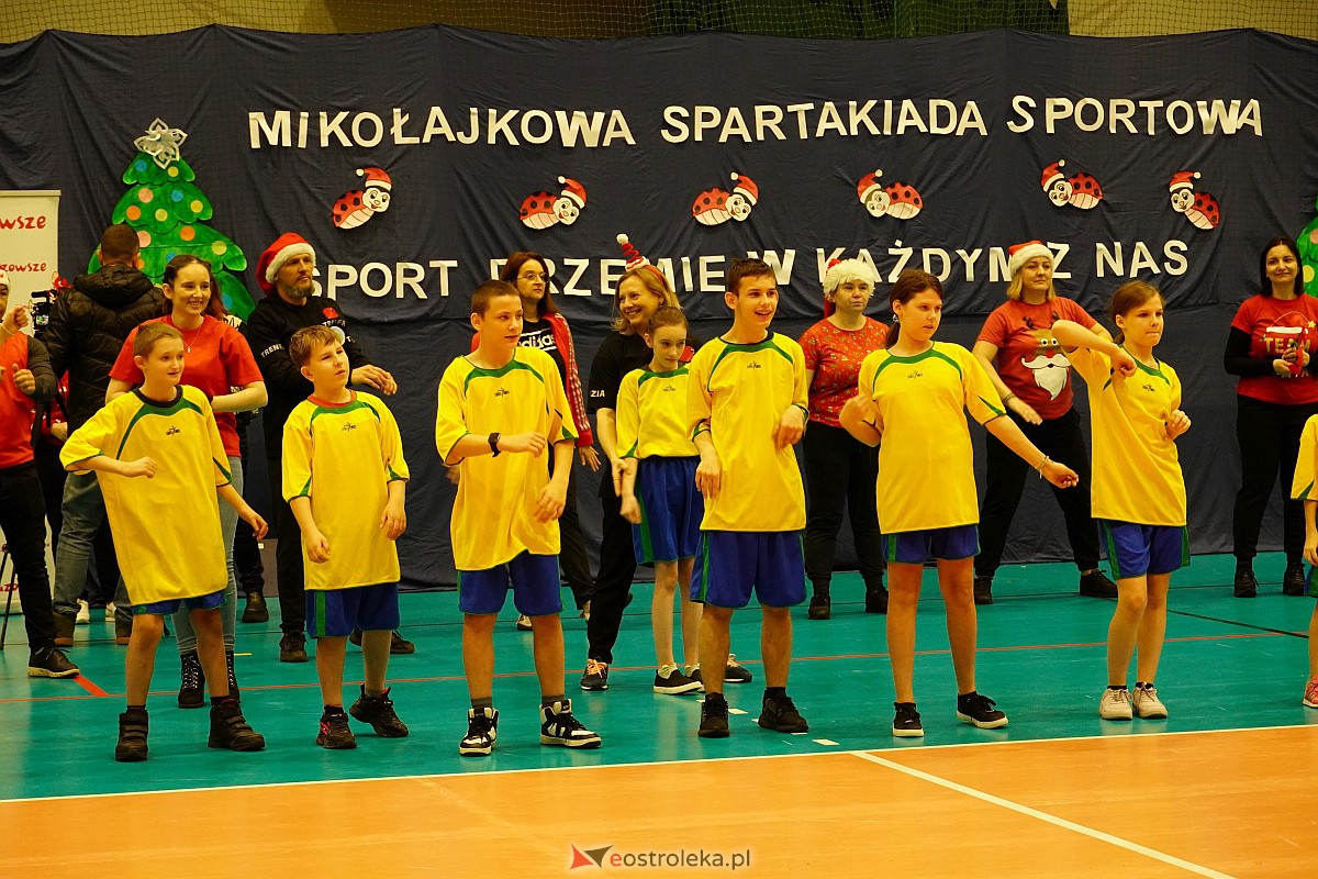 II Mikołajkowa Spartakiada Sportowa w Ostrołęce [13.12.2023] - zdjęcie #75 - eOstroleka.pl