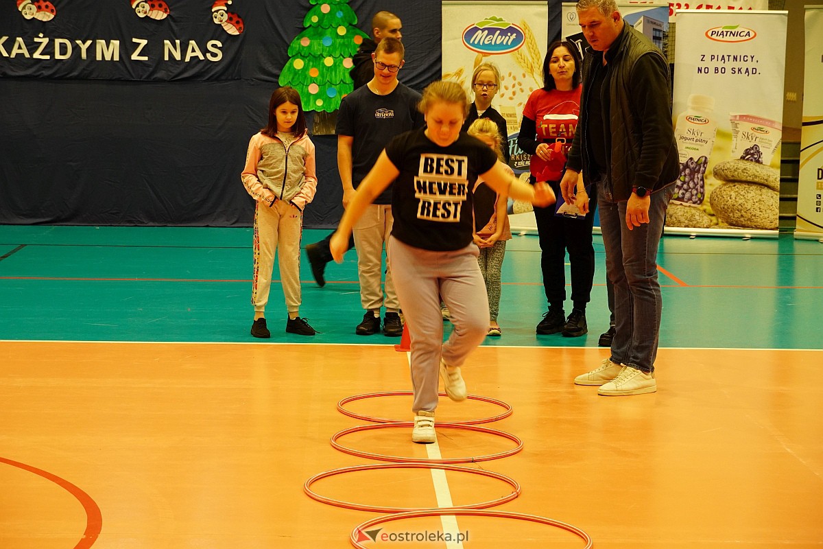 II Mikołajkowa Spartakiada Sportowa w Ostrołęce [13.12.2023] - zdjęcie #48 - eOstroleka.pl