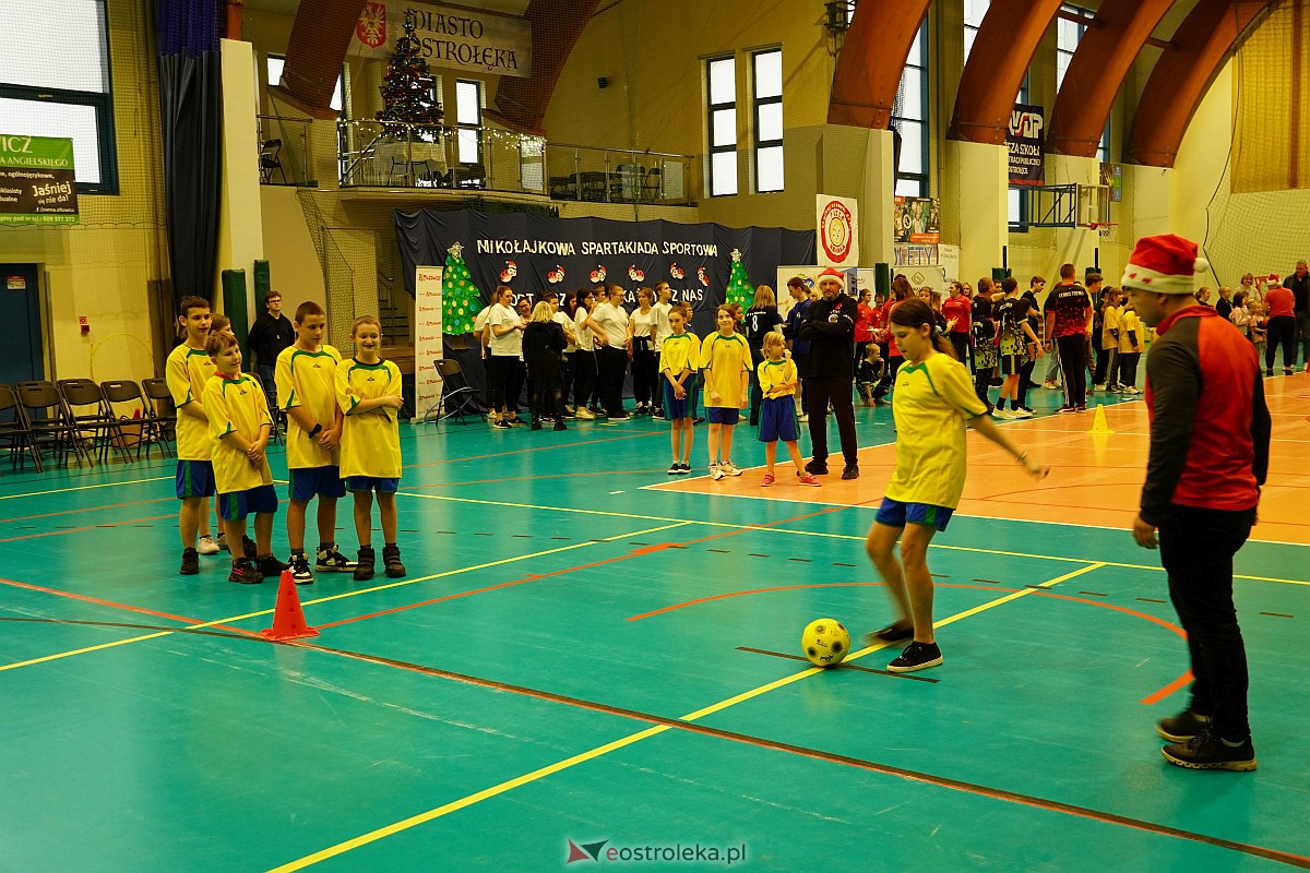 II Mikołajkowa Spartakiada Sportowa w Ostrołęce [13.12.2023] - zdjęcie #39 - eOstroleka.pl