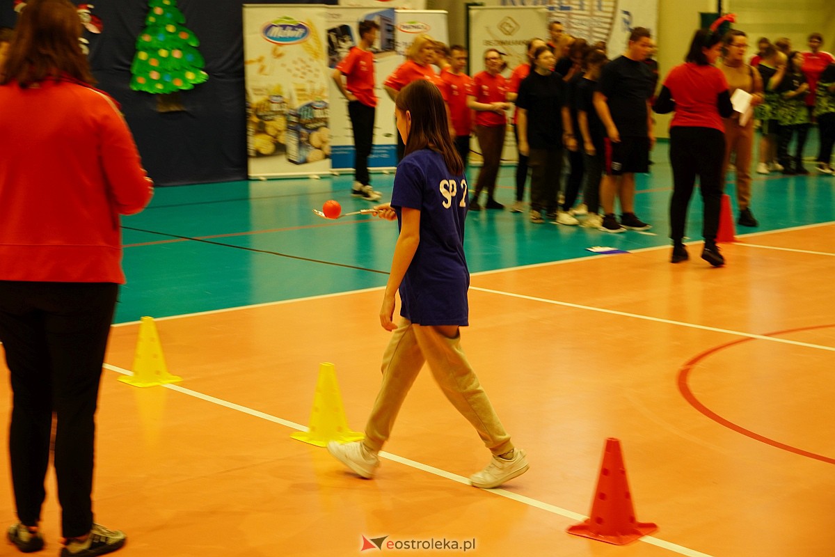 II Mikołajkowa Spartakiada Sportowa w Ostrołęce [13.12.2023] - zdjęcie #35 - eOstroleka.pl