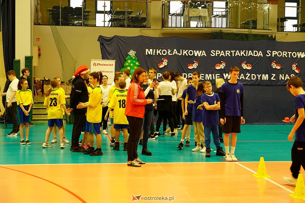 II Mikołajkowa Spartakiada Sportowa w Ostrołęce [13.12.2023] - zdjęcie #34 - eOstroleka.pl