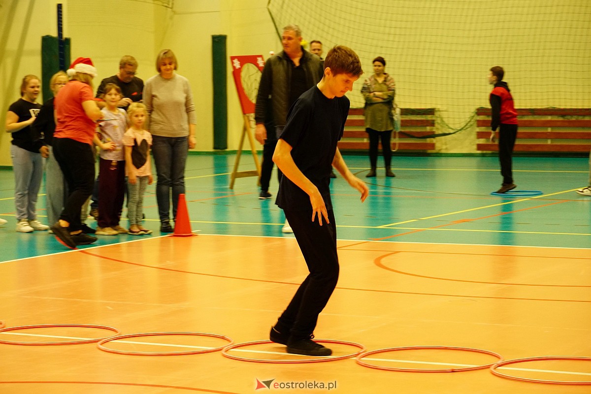 II Mikołajkowa Spartakiada Sportowa w Ostrołęce [13.12.2023] - zdjęcie #31 - eOstroleka.pl