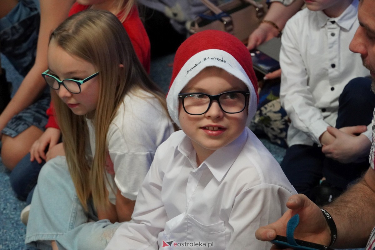 Kolędowanie i kiermasz świąteczny w SP nr 5 [14.12.2023] - zdjęcie #125 - eOstroleka.pl
