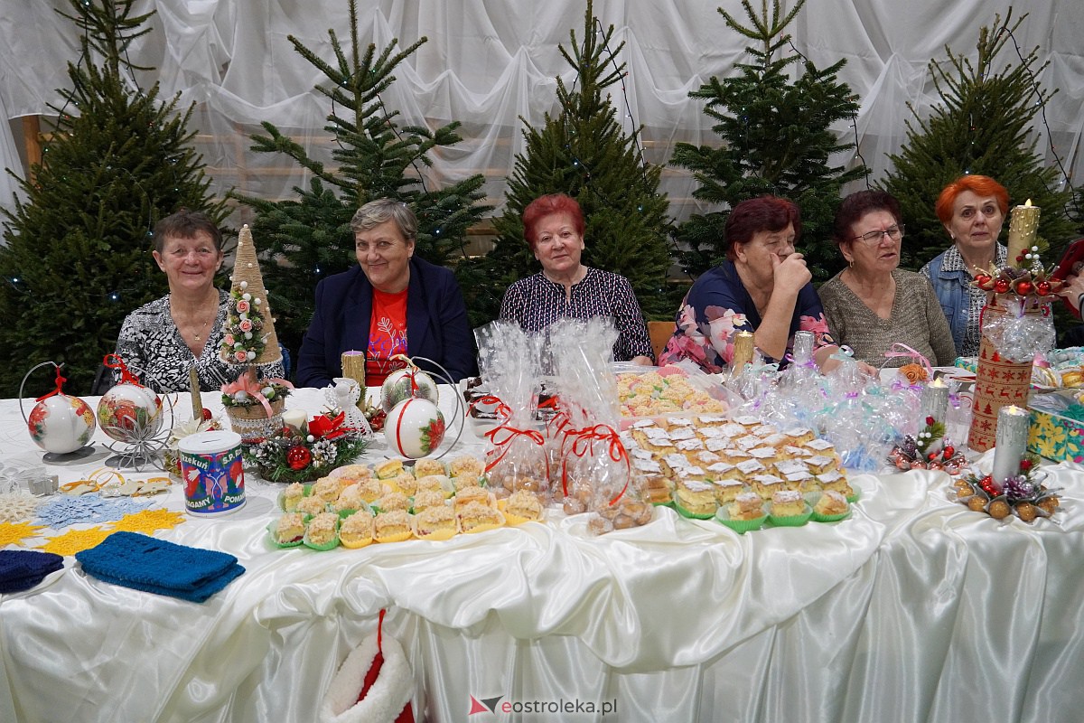 Kiermasz Bożonarodzeniowy w Rzekuniu [15.12.2023] - zdjęcie #52 - eOstroleka.pl