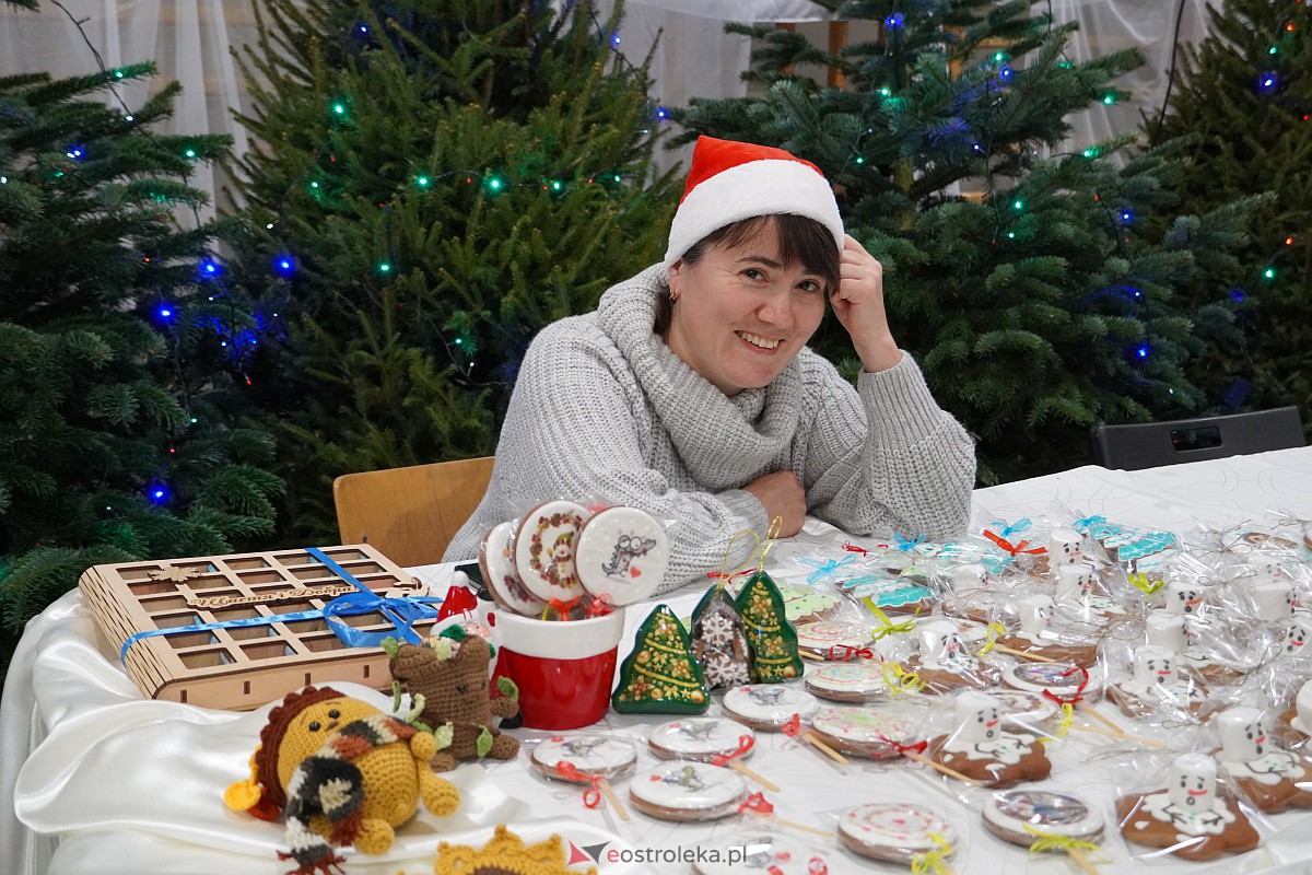 Kiermasz Bożonarodzeniowy w Rzekuniu [15.12.2023] - zdjęcie #48 - eOstroleka.pl