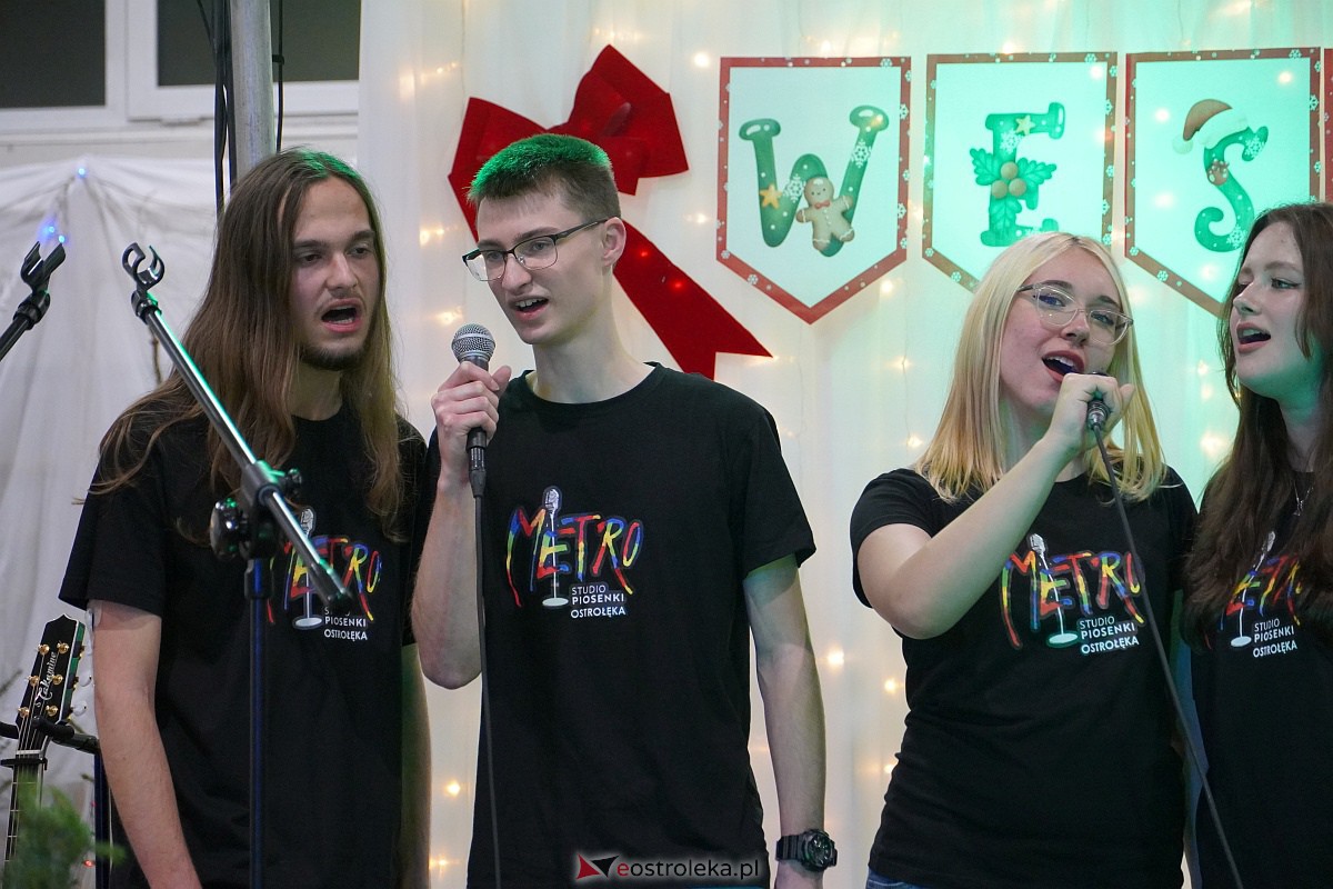 Kiermasz Bożonarodzeniowy w Rzekuniu [15.12.2023] - zdjęcie #27 - eOstroleka.pl
