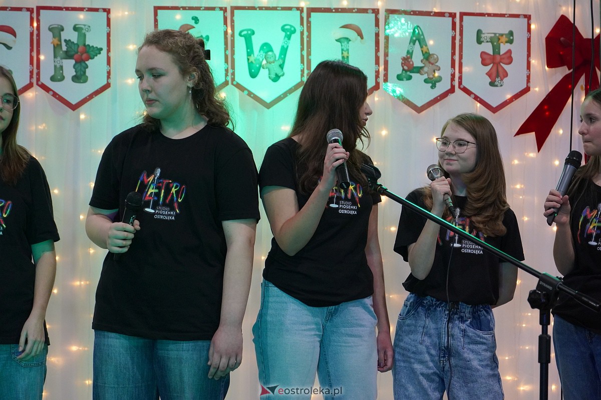 Kiermasz Bożonarodzeniowy w Rzekuniu [15.12.2023] - zdjęcie #23 - eOstroleka.pl