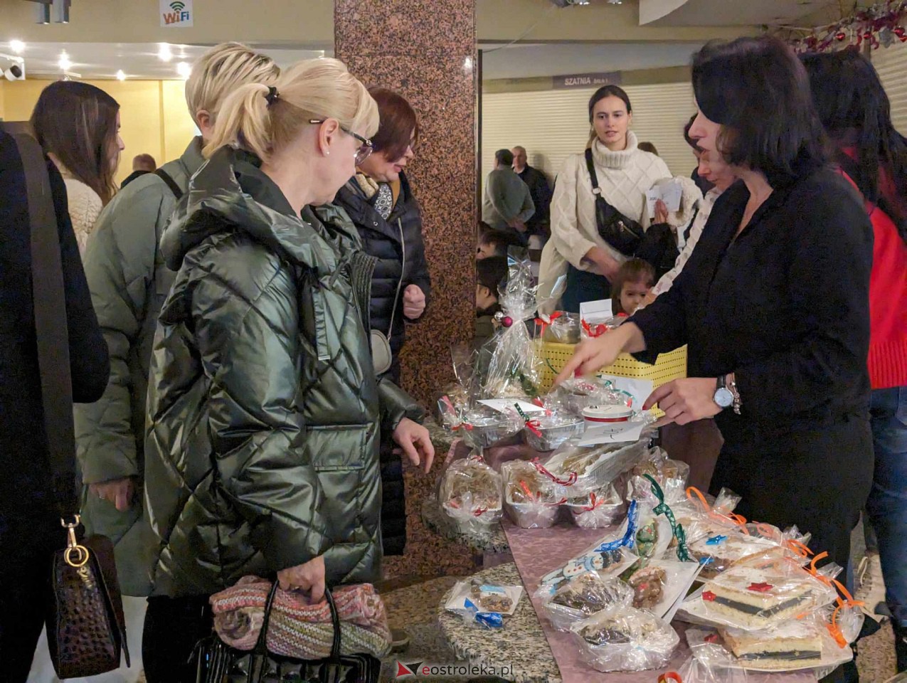 Kiermasz i spektakl dla Zuzi Berezy [16.12.2023] - zdjęcie #50 - eOstroleka.pl