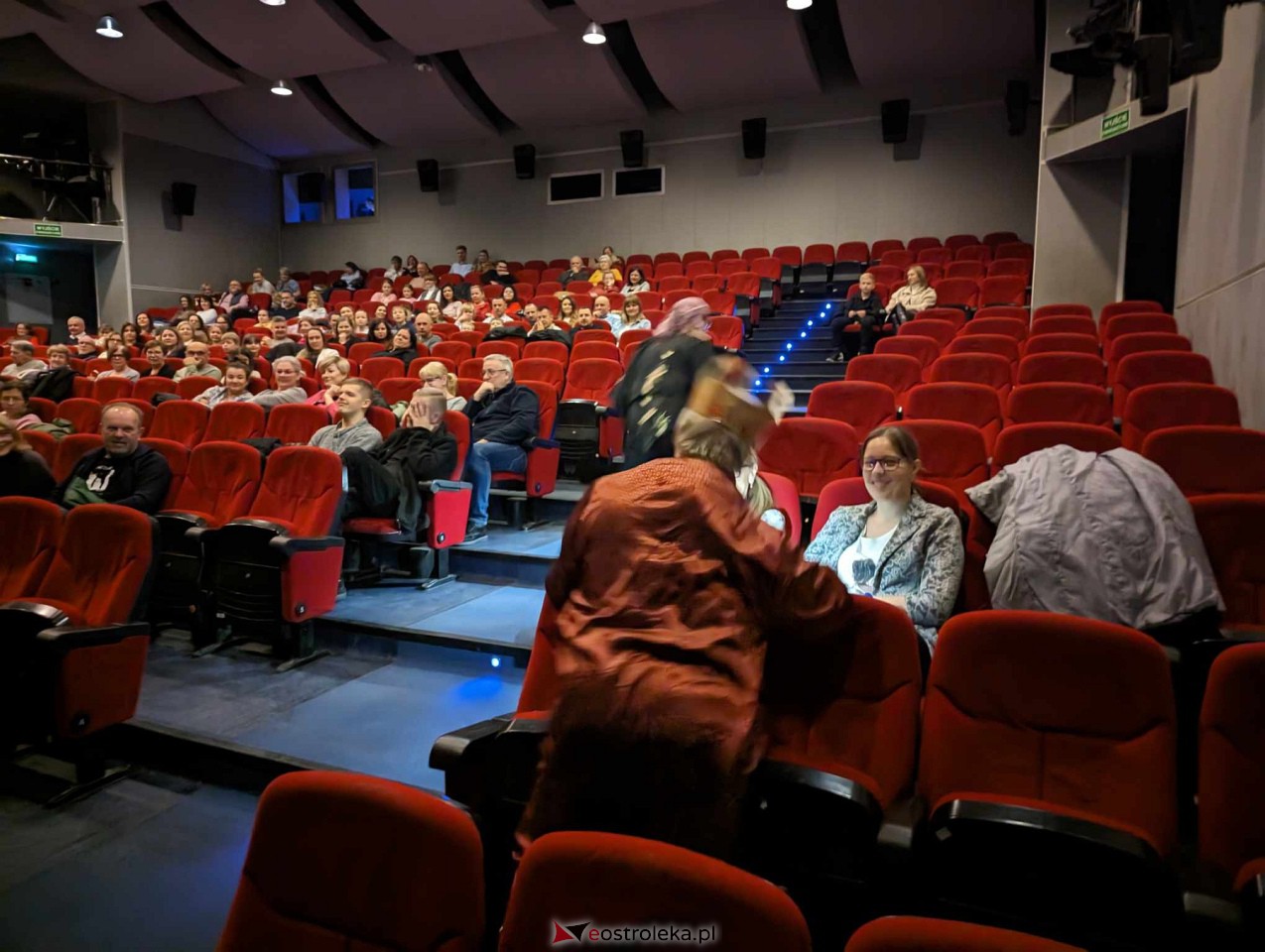 Kiermasz i spektakl dla Zuzi Berezy [16.12.2023] - zdjęcie #36 - eOstroleka.pl