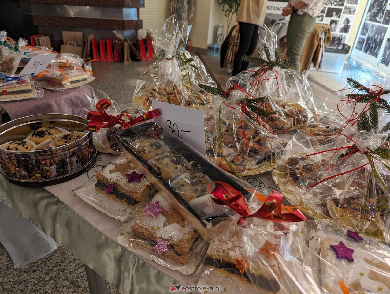 Kiermasz i spektakl dla Zuzi Berezy [16.12.2023] - zdjęcie #33 - eOstroleka.pl