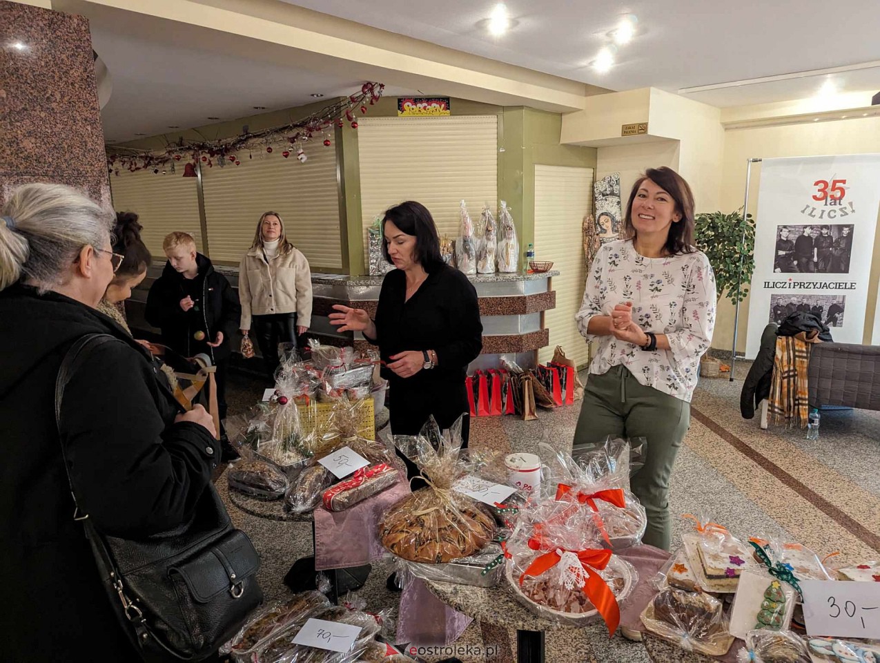 Kiermasz i spektakl dla Zuzi Berezy [16.12.2023] - zdjęcie #29 - eOstroleka.pl