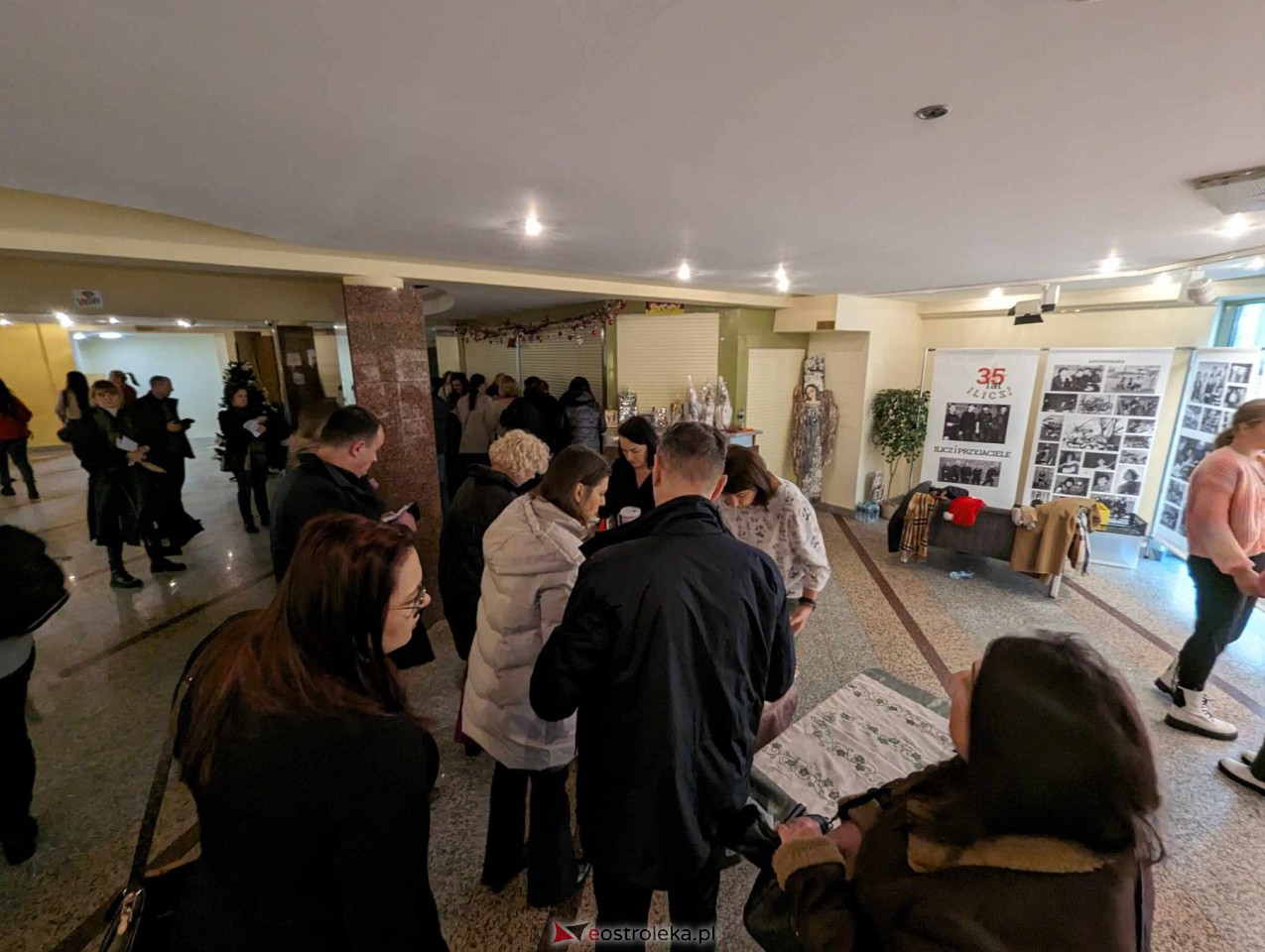 Kiermasz i spektakl dla Zuzi Berezy [16.12.2023] - zdjęcie #25 - eOstroleka.pl