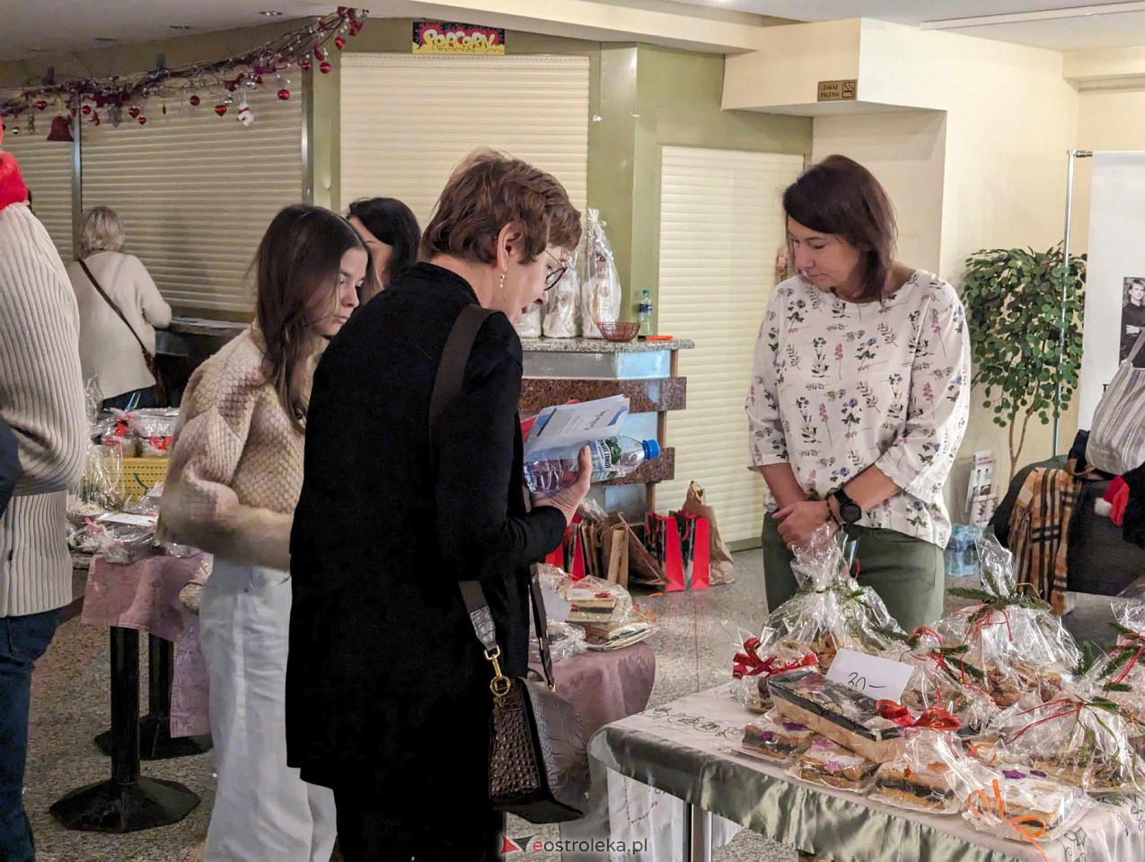 Kiermasz i spektakl dla Zuzi Berezy [16.12.2023] - zdjęcie #24 - eOstroleka.pl