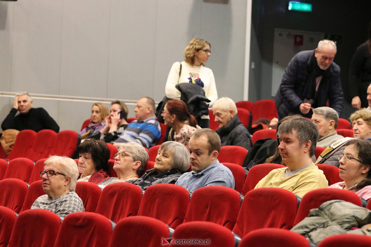 Kiermasz i spektakl dla Zuzi Berezy [16.12.2023] - zdjęcie #21 - eOstroleka.pl