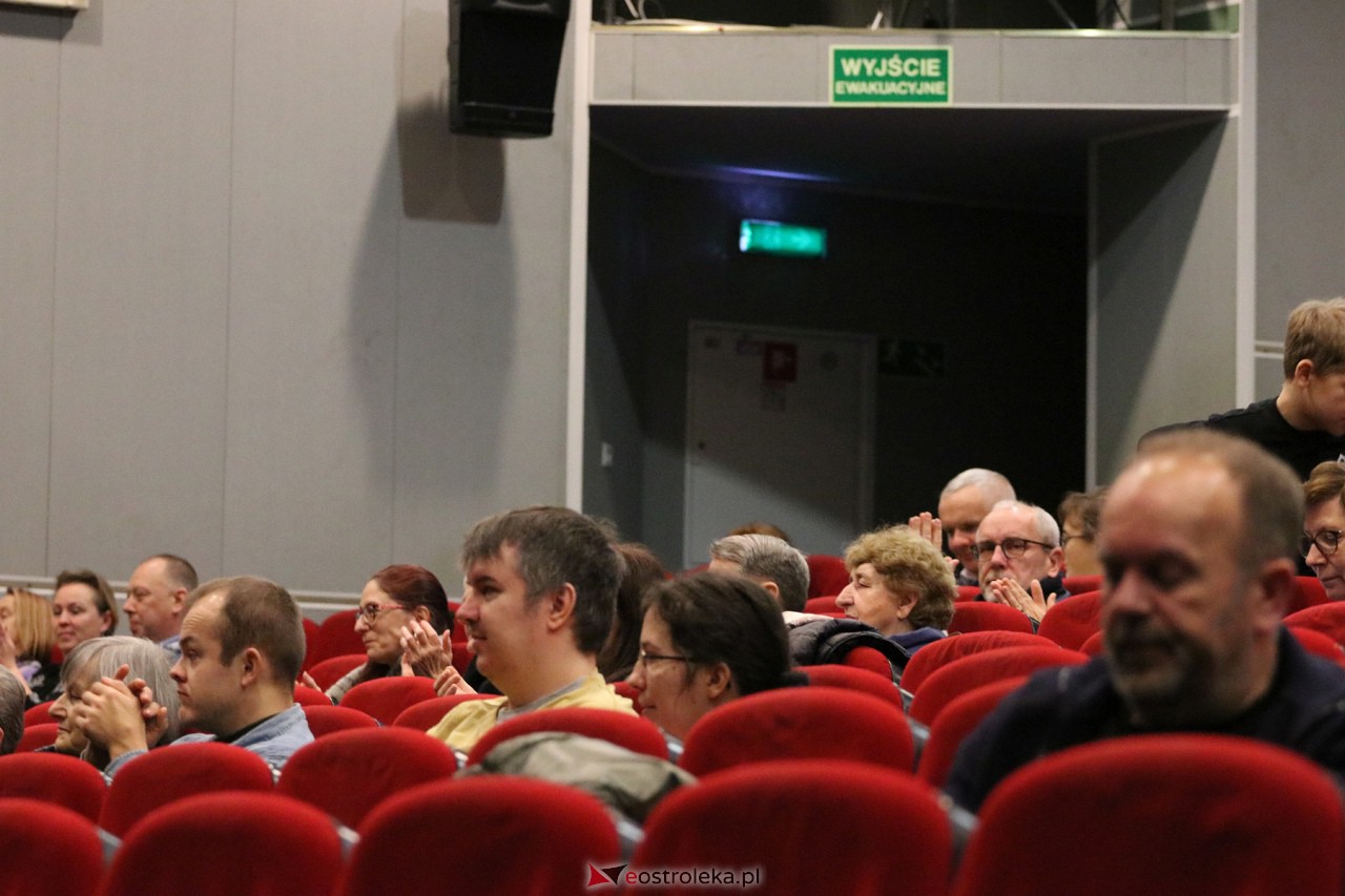 Kiermasz i spektakl dla Zuzi Berezy [16.12.2023] - zdjęcie #14 - eOstroleka.pl